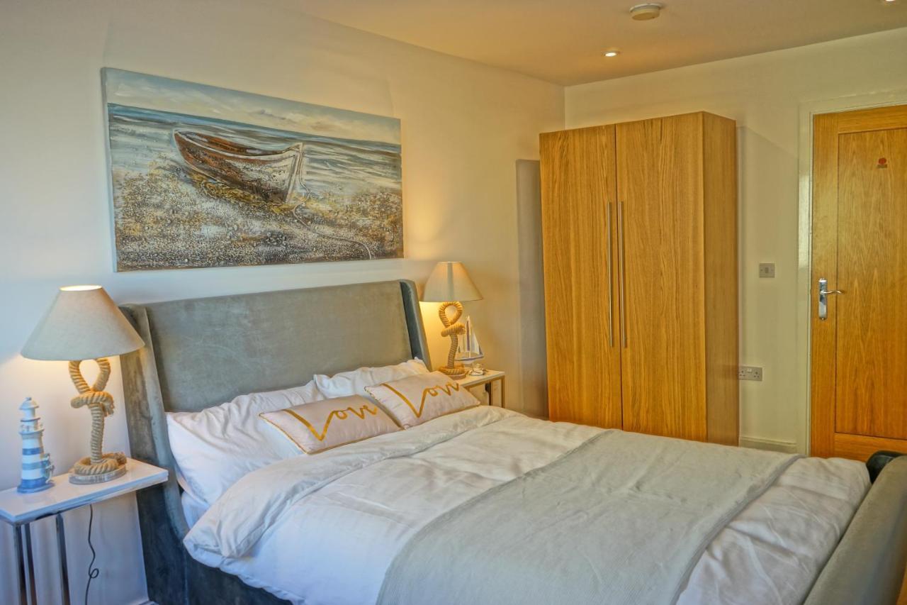 Apartment Penthouse Marina Centre 100m From Swansea